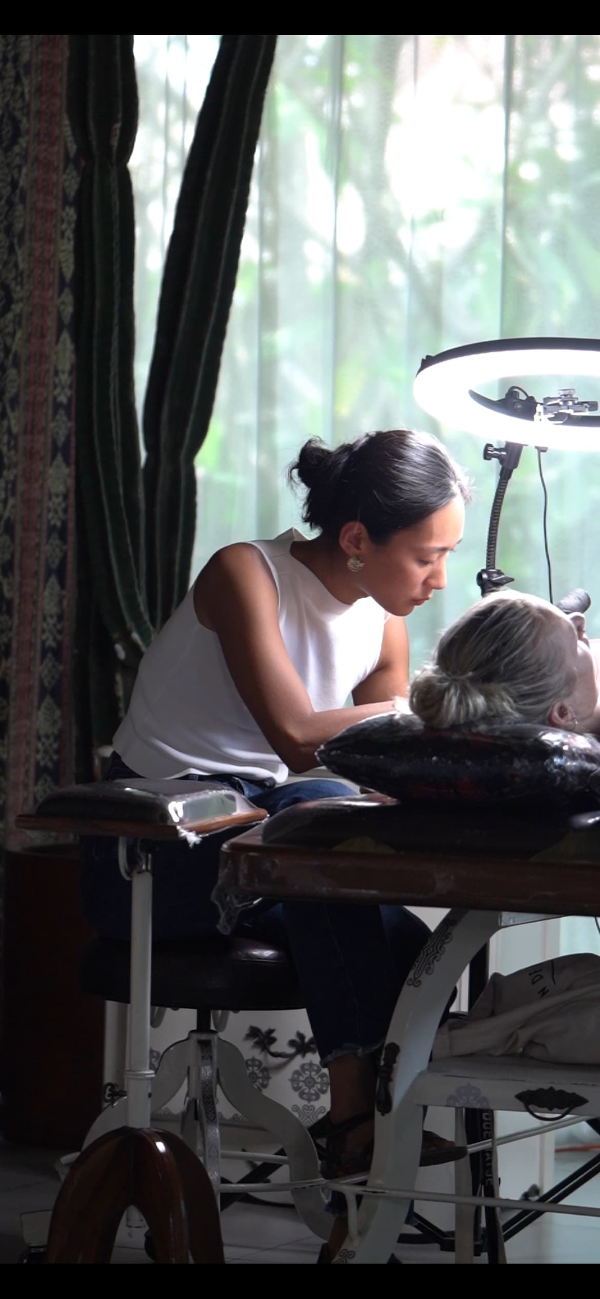 Liahn tattooing in natural light